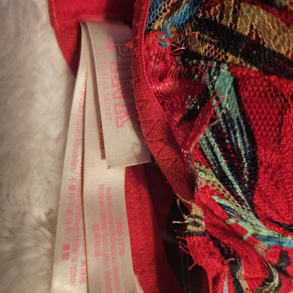 2 Victoria Secret / pink push up bras - Picture 3 of 3